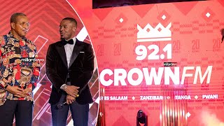 VIDEO ALIKIBA AZINDUA RADIO quotCROWN FMquot MBELE YA KIKWETE KWA FURAHA ASHINDWA KUVUMILIA [upl. by Ennadroj434]