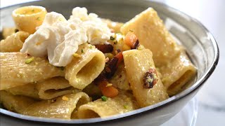 PASTA CREMOSA CON PESTO DI PISTACCHI BURRATA E GUANCIALE [upl. by Hattie678]