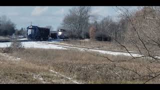 SD40 2 SWITCHING CARS LINING UP TRAIN LOAD HEAD BACK TO CITY SCANNER TALK [upl. by Naivart]