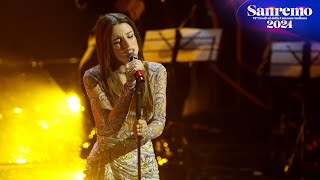 Sanremo 2024  Angelina Mango con Il quartetto darchi canta quotLa rondinequot [upl. by Akinirt]