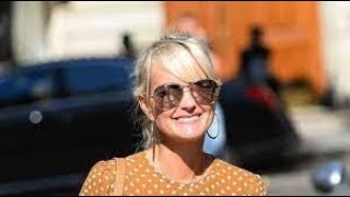 Laeticia Hallyday poitrine presque apparente elle fait sensation [upl. by Mclyman57]