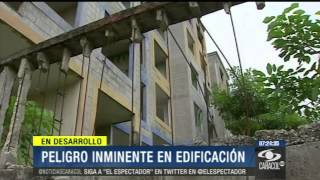 Emisión Noticias Caracol 7 pm Octubre 14 de 2013 [upl. by Willin]