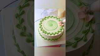 Simple cake design 🔥 easy decoration 💚 trending cake cakedecoration shortsfeed reels shorts [upl. by Smailliw]