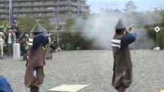 Matchlock gun demonstration 火縄銃演武 [upl. by Consalve]