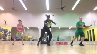 Una Vaina Loca Remix ft Farruko Beginners ZUMBA [upl. by Latricia]