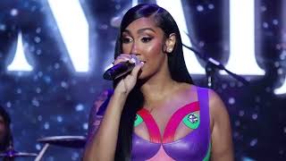 Queen Naija performing Hate Our Love [upl. by Duwalt]