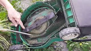 Sharpening Lawn Mower Blades without removing [upl. by Salmon]