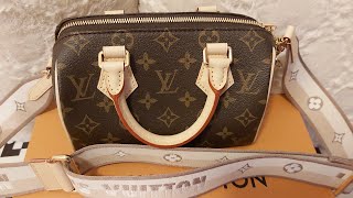 Louis Vuitton speedy 20 unboxing what fits inside the bag [upl. by Aubry638]