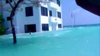 Tsunami Hitting Kandholhudhoo Maldives 2004 [upl. by Tanaka]