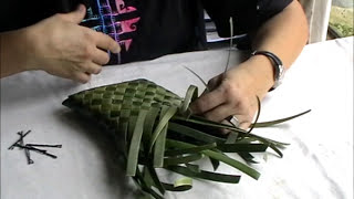 How to make a NZ Flax Phormium Tenax pursebag [upl. by Cichocki]