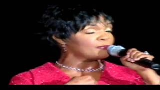 CeCe Winans quotNo Onequot Live [upl. by Yelsha]