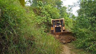 Plantation roads that collapsed due to heavy rain were refurbished using the D6R XL BULLDOZER [upl. by Kelsy]