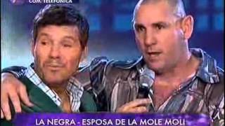 Showmatch 2010  La Mole y la Negra distanciados [upl. by Mead39]