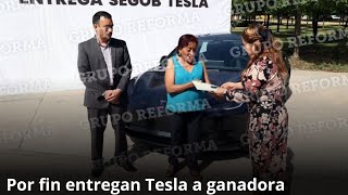 Recibe Tesla ganadora de sorteo de Santa Catarina  Monterrey [upl. by Atirma921]