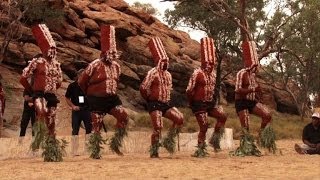 Découverte de la culture aborigène au coeur du désert australien [upl. by Teleya]