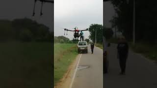 Drone se kheti karte huye kisan kisan drone technology farming [upl. by Derfla]