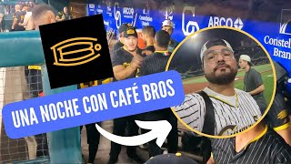 BEISBOL PROFESIONAL desde el TERRENO DE JUEGO  café bros [upl. by Earehc337]