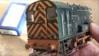 Opening the class 08 shunter by Bachmann [upl. by Tomasine]