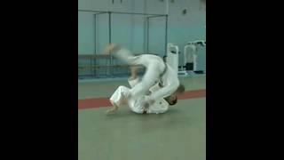 Technical Judo Katsuhiko Kashiwazaki Tomoe nage judo [upl. by Bernardi]