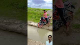 Duke Power 💪 ktm ktm250 duke250 viralvideo viral shorts shortsfeed automobile bikestunt [upl. by Esyla]