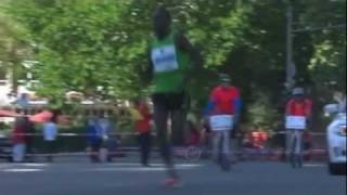 Berlin Marathon 2011 Teil 2 Gebrselassie verschätzt sich und gibt auf [upl. by Muldon]