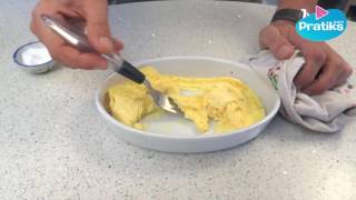 Comment faire une omelette au micro ondes [upl. by Nnahsal615]