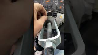 9906 Silverado steering wheel shaft trick [upl. by Gratianna]