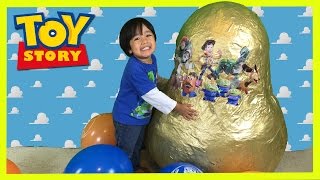 GOLDEN GIANT EGG SURPRISE OPENING Disney Toy Story [upl. by Niu]