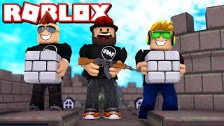 ROBLOX FORT WARS  BLOX4FUN SQUAD BUILDING TO SURVIVE [upl. by Scheers830]