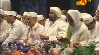 KUMPULAN DZIKIR DAN SHOLAWAT HABIB SYEKH TERBARU 2015 DI KOTA KEDIRI [upl. by Ezmeralda998]