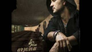 Ricardo Arjona  Quinto Piso [upl. by Ingemar]