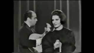 Barco Negro  Amália Rodrigues  English Subtitles [upl. by Hctub450]