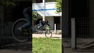 Peg hoele stunt vairalshort mtb freestyle foryou  stunt araf [upl. by Peterus618]