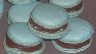 Recette de macaron garnie de ganache au chocolat noir [upl. by Ganny]