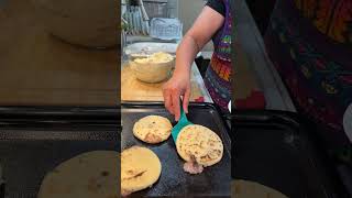 Pupusas de frijol negro  con queso y loroco pupusas irmagodoy frijolnegro [upl. by Treb]