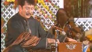 Menoo Ker Nein Saar Ke Kola by Attaullah Khan [upl. by Neahs]