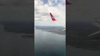 Qantas Airlines arriving landing at Sidney International 102424 [upl. by Nielson]