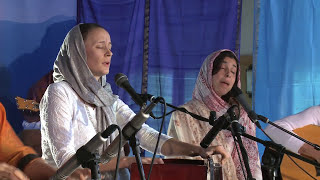 JaiJagdeesh sings Aad Guray Nameh at Sat Nam Fest 2011 feat Paloma Devi [upl. by Ellirpa]