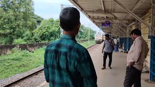 Cholan Express Entering Tirupadripulyur tirupadripulyur cuddalore [upl. by Plume563]