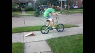 Jumping Bici fyp viralvideo bmx [upl. by Ing671]