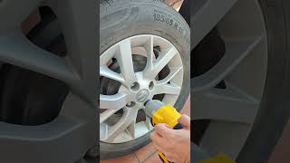 DeWALT Impact Wrench Tyre Nuts Demo dewaltpowertools dewalt lugnuts [upl. by Isabelita]