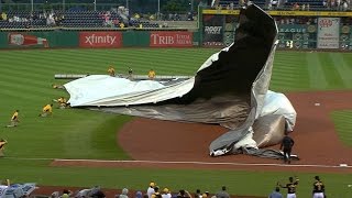 Cutch Bucs help grounds crew control tarp [upl. by Rind]