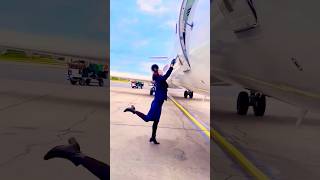 Qayamat 🛬🙍😂aeroplane travel comedy shorts trendingshorts video allcountryairlinces love [upl. by Ybor]