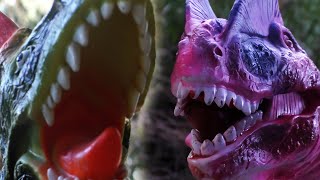 Xenops vs Dilophosaurus  Dino Duels Mini [upl. by Boser761]