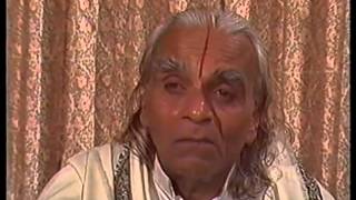 BKS Iyengar Teaching Yoga asana class London 1985 part1 of 2 Clip 2 of 4 [upl. by Atiuqet667]