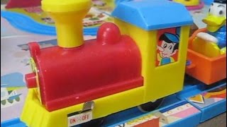 いんちきおもちゃ パチモンプラレール 香港製 Disney Playworld ゆうえんち汽車 コピー品 [upl. by Esorrebma238]