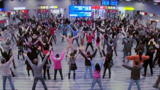 Taneční akce na Hlavním nádraží  Dancing at Central Prague station 26112010 [upl. by Dorette]