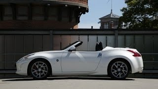 Nissan 370Z Roadster vs Coupe  Black vs White [upl. by Sadnalor538]