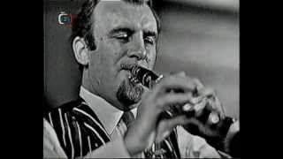 Acker BILK amp His Paramount Jazz Band In A Persian Market Live in Jazz Festival Prague 1964 [upl. by Tiphane457]