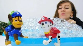 Patrulla de cachorros divirtiéndose en la piscina Videos de Paw Patrol en la Guardería Infantil [upl. by Ddene]